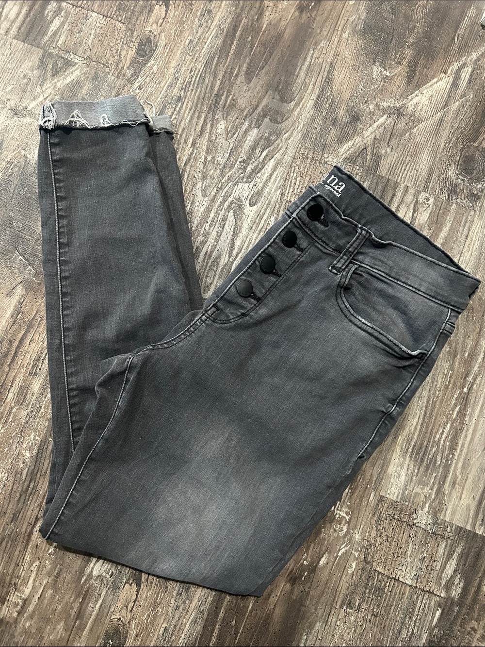 a.n.a Women's Charcoal Gray Ankle Cropped Button-Fly Jeans
